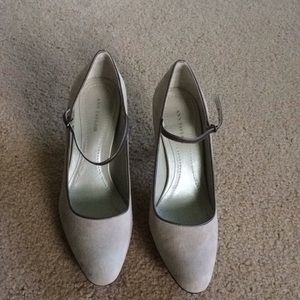Light beige suede Ann Taylor Mary Jane heels 7m